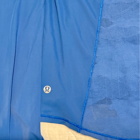 Lululemon Women's Blue Long Sleeve Top - Picture 4 of 4